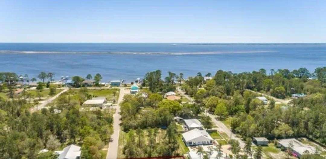 0.25 Acres of Land for Sale in Carrabelle, Florida