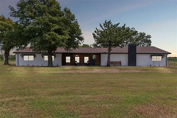 4.765 Acres of Residential Land with Home for Sale in Claremore, Oklahoma