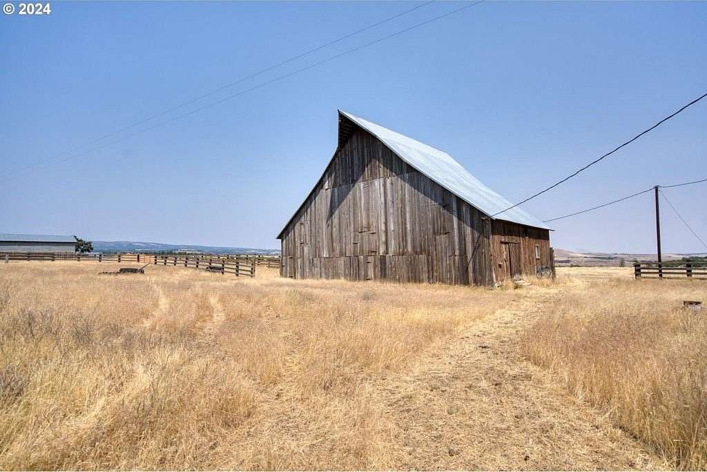 1,596 Acres of Land with Home for Sale in Goldendale, Washington