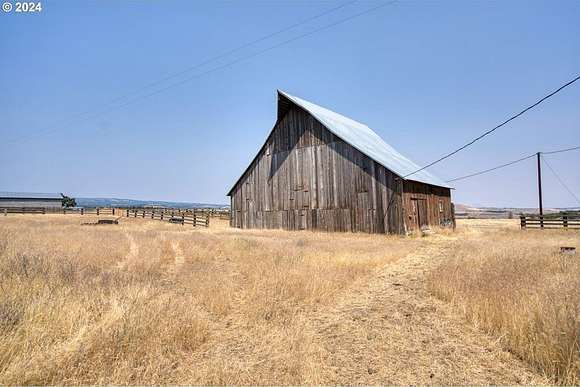 1,596 Acres of Land with Home for Sale in Goldendale, Washington