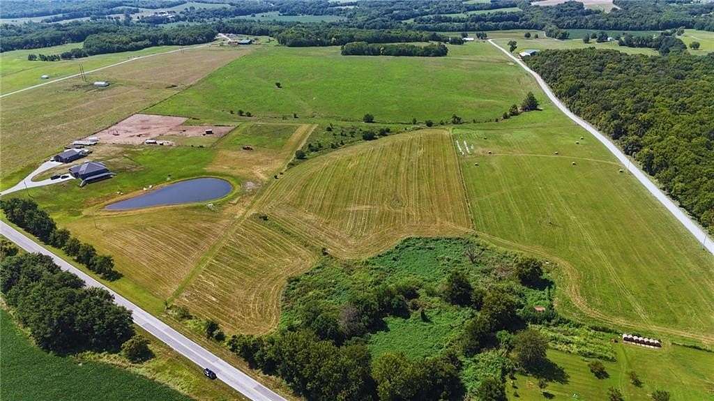 10.7 Acres of Land for Sale in Sedalia, Missouri