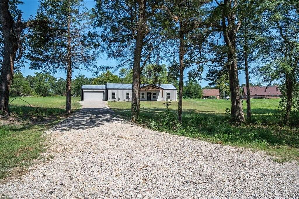 2 Acres of Residential Land with Home for Sale in Canton, Texas