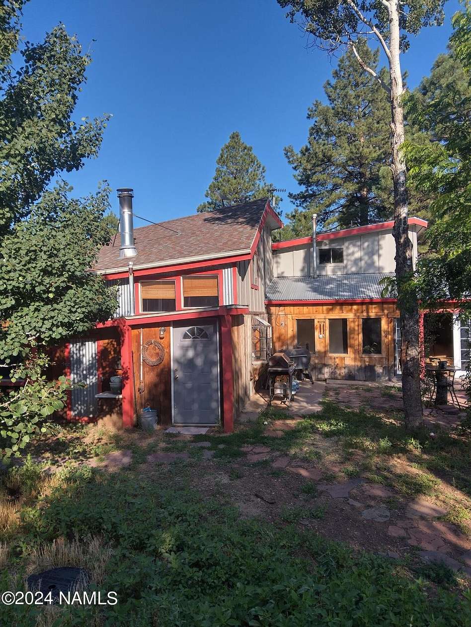 2.53 Acres of Residential Land with Home for Sale in Flagstaff, Arizona