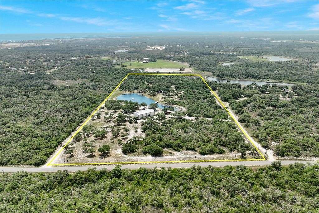 17.725 Acres of Land with Home for Sale in Rockport, Texas