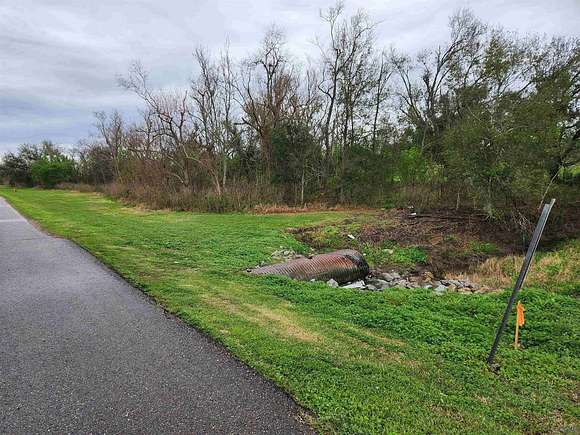 8 Acres of Land for Sale in Golden Meadow, Louisiana