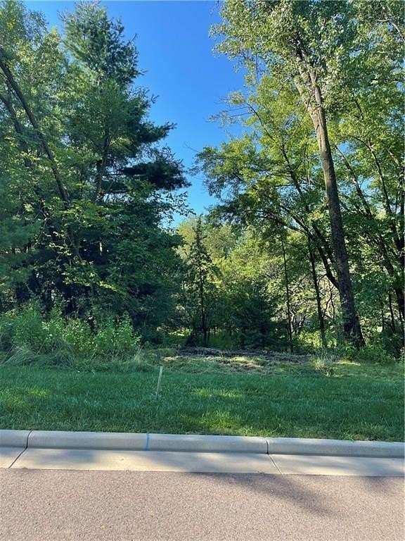 0.32 Acres of Residential Land for Sale in Eau Claire, Wisconsin