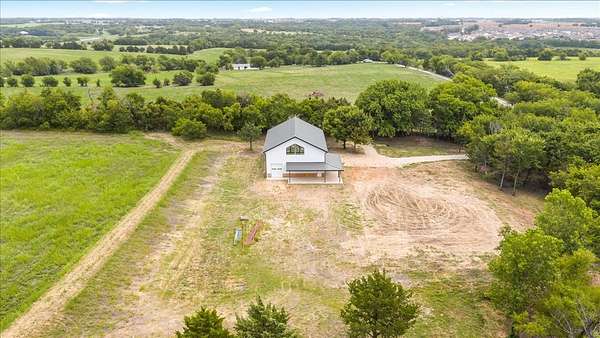 5.72 Acres of Residential Land for Sale in Van Alstyne, Texas