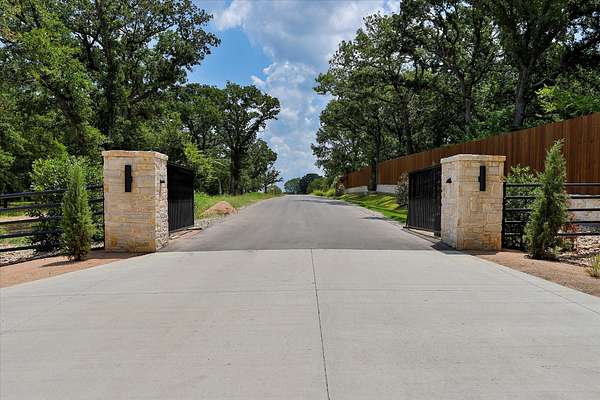 2 Acres of Residential Land for Sale in Aledo, Texas