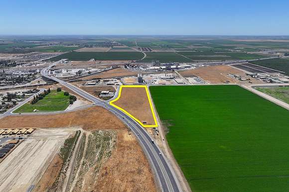 9.16 Acres of Commercial Land for Sale in Goshen, California