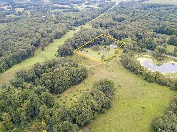 3.12 Acres of Residential Land with Home for Sale in Albion, Michigan