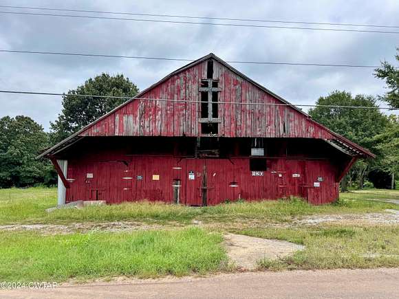 8.2 Acres of Improved Residential Land for Sale in Dyersburg, Tennessee