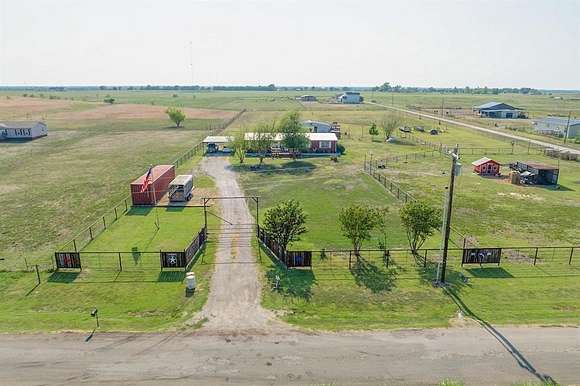 4.193 Acres of Residential Land with Home for Sale in Caddo Mills, Texas