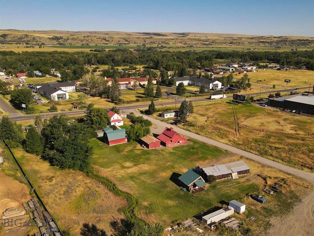 3.319 Acres of Improved Mixed-Use Land for Sale in Gallatin Gateway, Montana