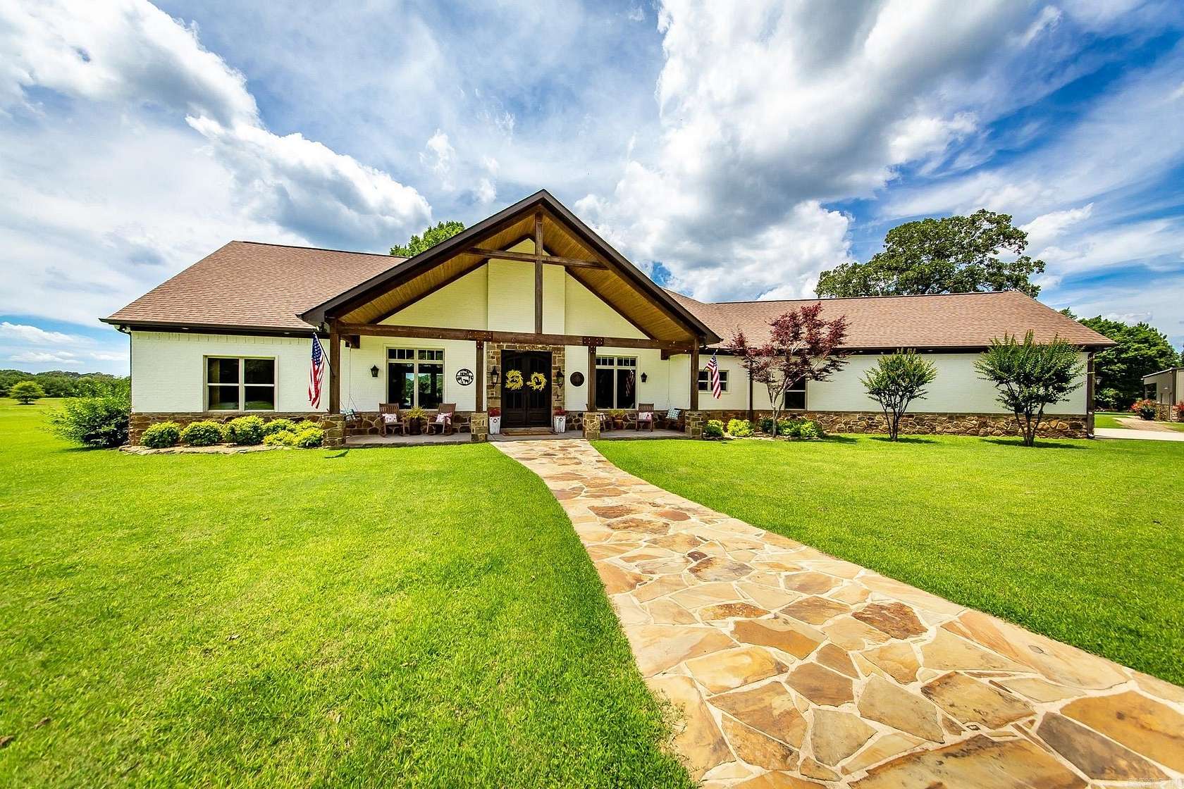 12 Acres of Land with Home for Sale in Lonoke, Arkansas