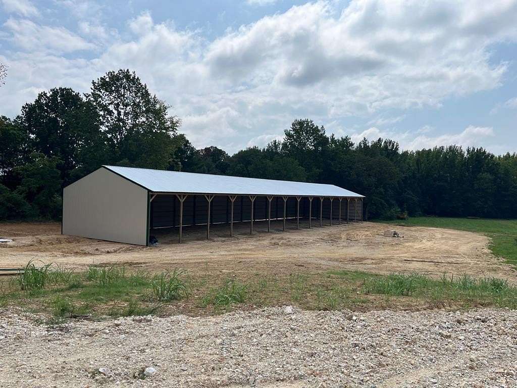 5.1 Acres of Land for Sale in Paris, Tennessee