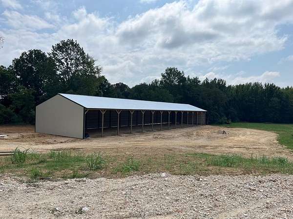 5.1 Acres of Land for Sale in Paris, Tennessee