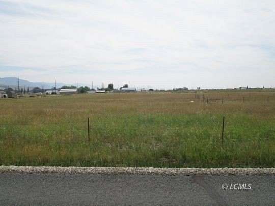 11.8 Acres of Land for Sale in Lakeview, Oregon