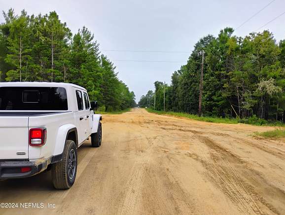 0.5 Acres of Residential Land for Sale in Interlachen, Florida