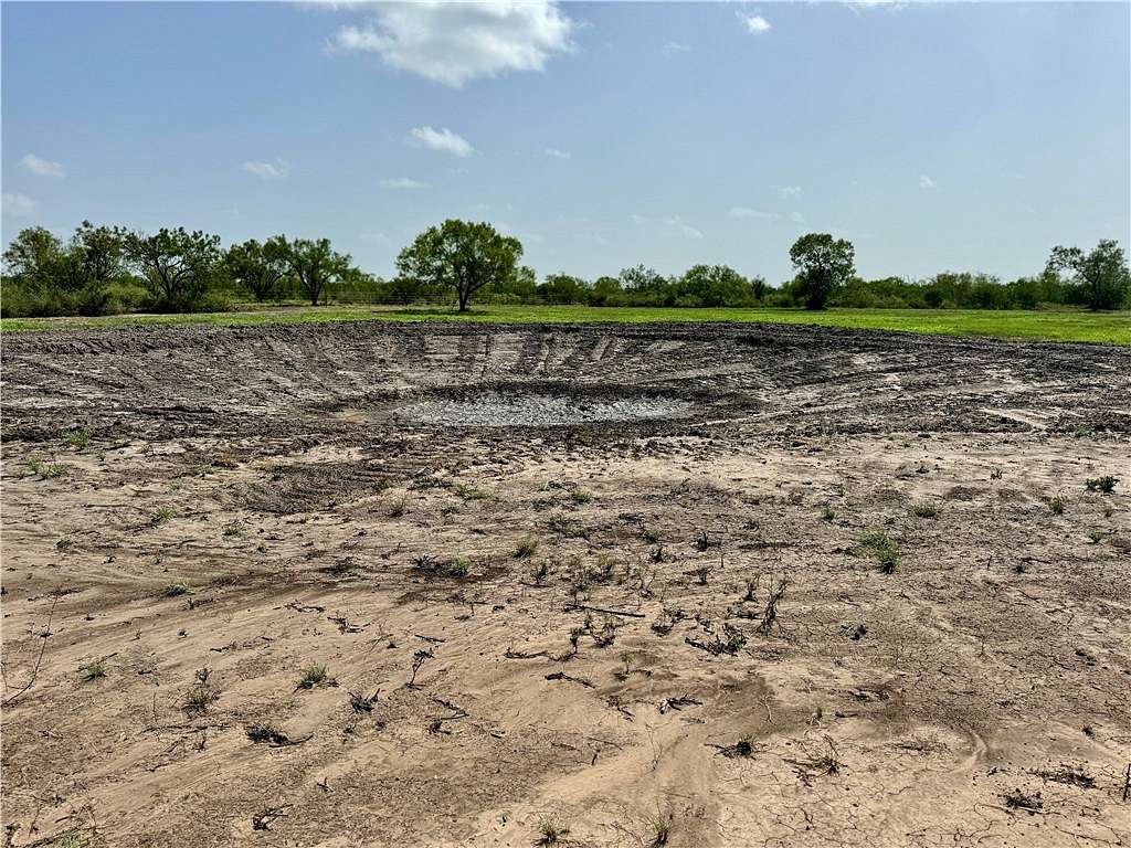 Residential Land for Sale in Jourdanton, Texas