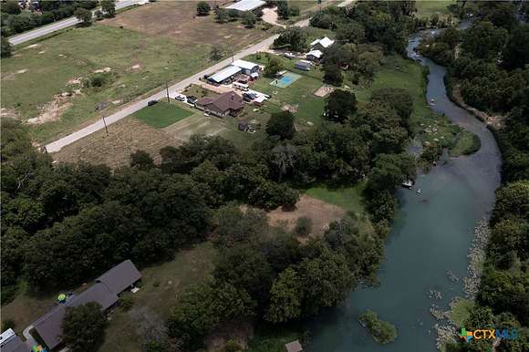 1.08 Acres of Residential Land for Sale in Martindale, Texas