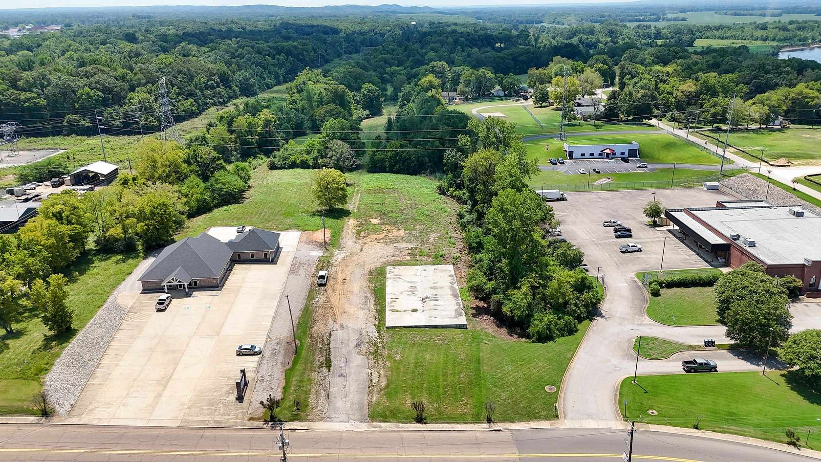 3.6 Acres of Commercial Land for Sale in Savannah, Tennessee