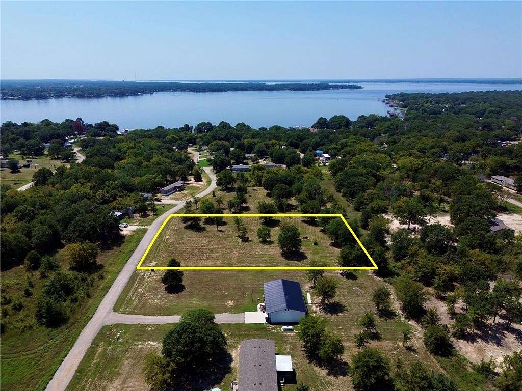 1.11 Acres of Land for Sale in Gun Barrel City, Texas