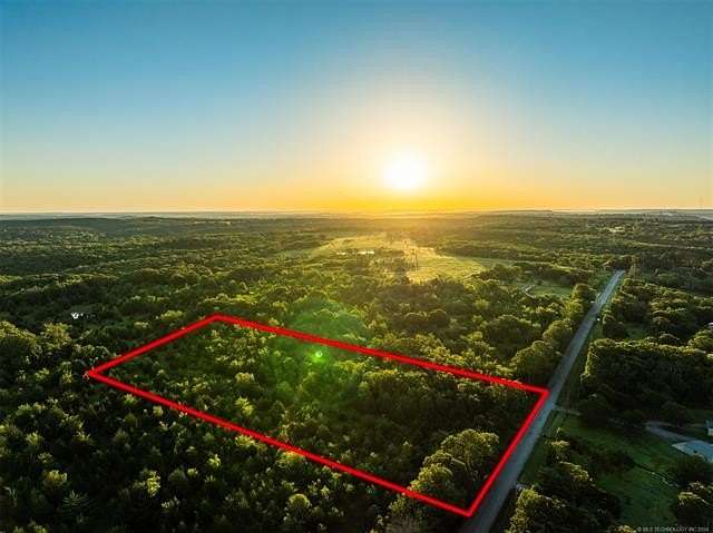 5 Acres of Residential Land for Sale in Henryetta, Oklahoma