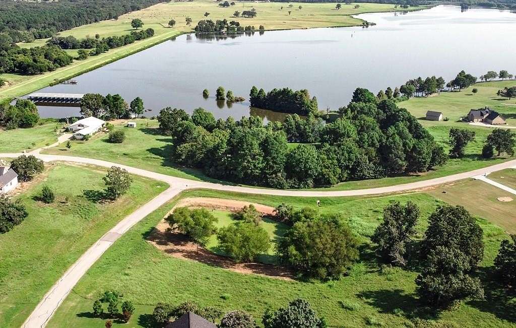 1.19 Acres of Residential Land for Sale in Athens, Texas