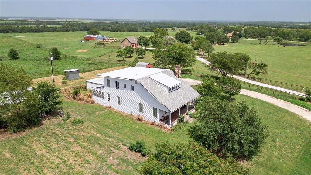 7 Acres of Residential Land with Home for Sale in Ennis, Texas