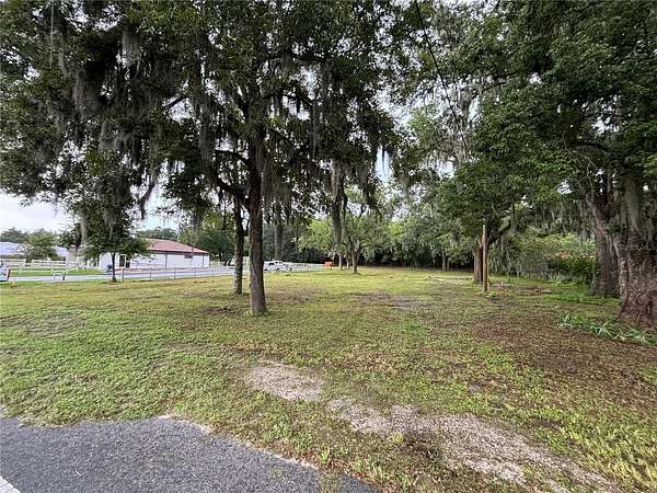 1.12 Acres of Commercial Land for Lease in Anthony, Florida
