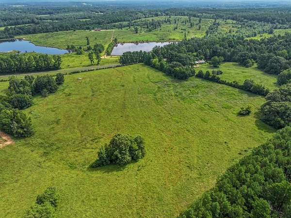 6 Acres of Residential Land for Sale in Henderson, Texas