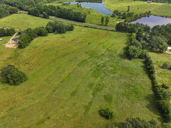 6.5 Acres of Residential Land for Sale in Henderson, Texas