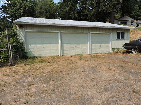 3.78 Acres of Land with Home for Sale in Gaston, Oregon