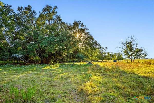 129 Acres of Agricultural Land with Home for Sale in Holland, Texas
