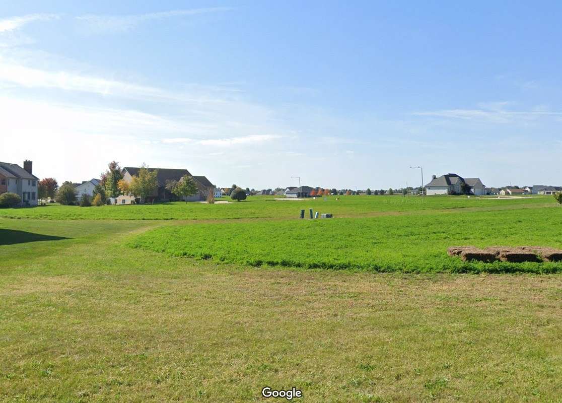 0.38 Acres of Residential Land for Sale in Sycamore, Illinois