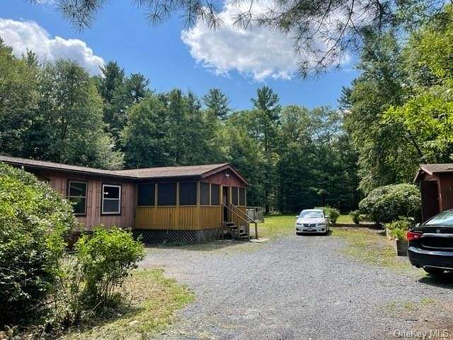 3.9 Acres of Residential Land with Home for Sale in Sparrow Bush, New York