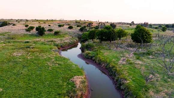 565 Acres of Recreational Land & Farm for Sale in Vernon, Texas