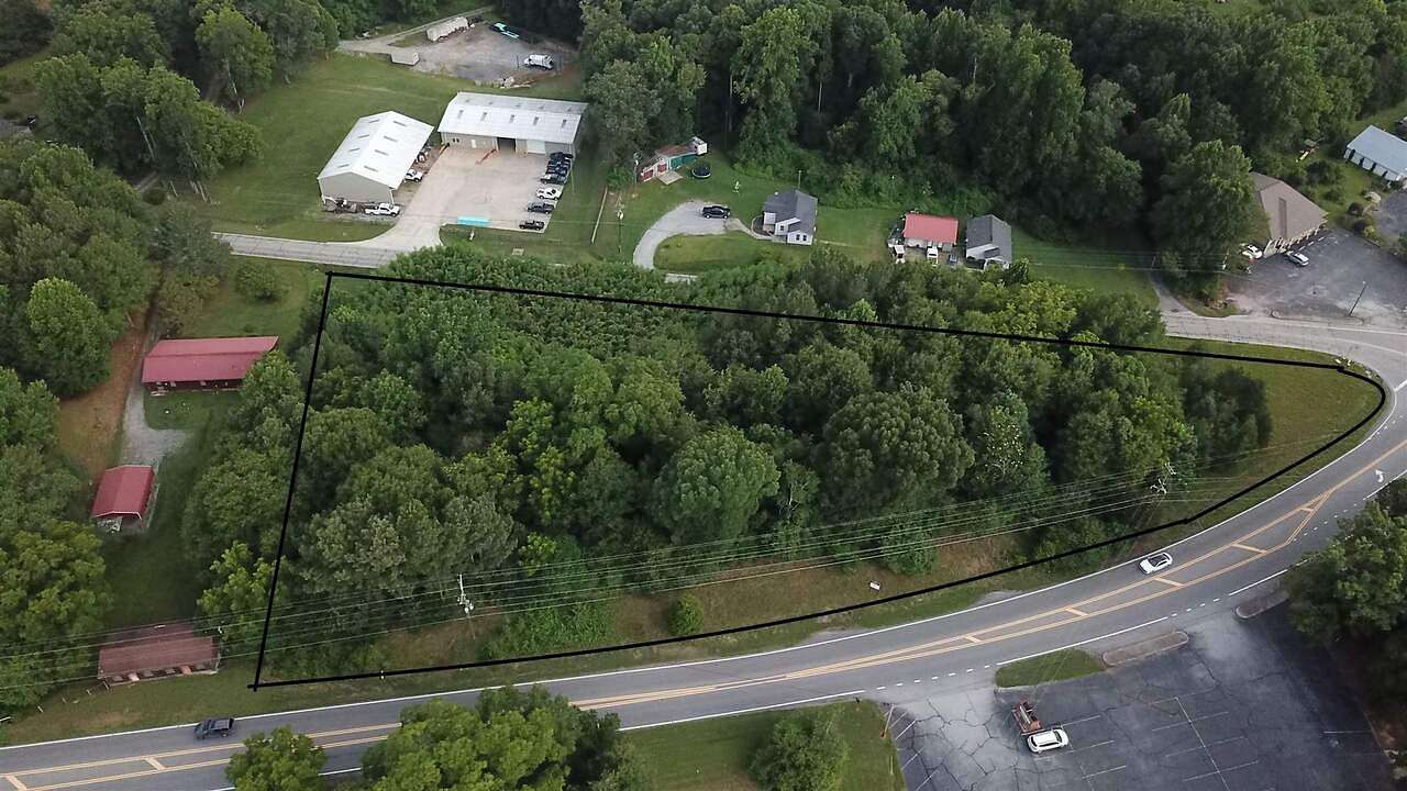 2.72 Acres of Improved Commercial Land for Sale in Demorest, Georgia