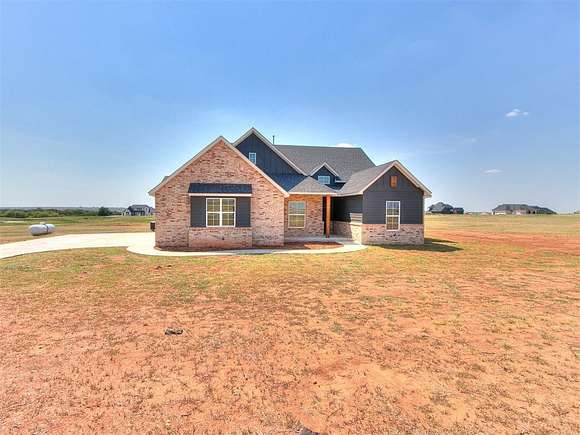 2 Acres of Residential Land with Home for Sale in Piedmont, Oklahoma