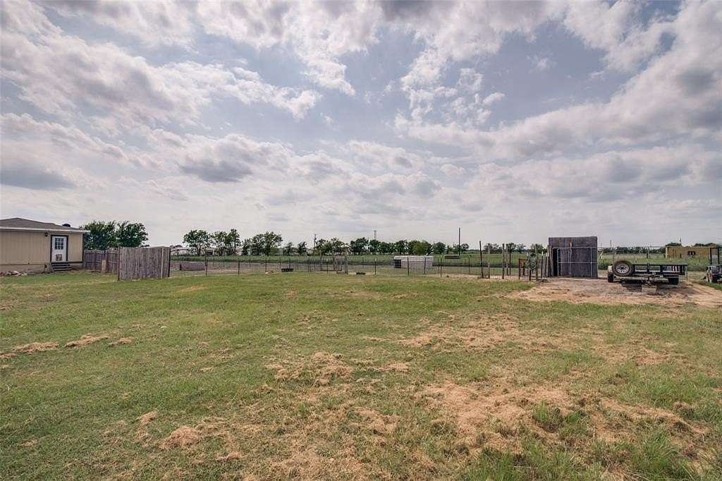 21.92 Acres of Agricultural Land with Home for Sale in Kaufman, Texas