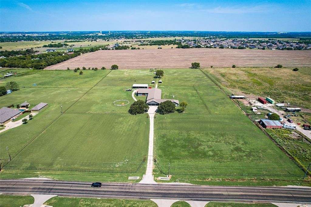 11.5 Acres of Land with Home for Sale in Waxahachie, Texas