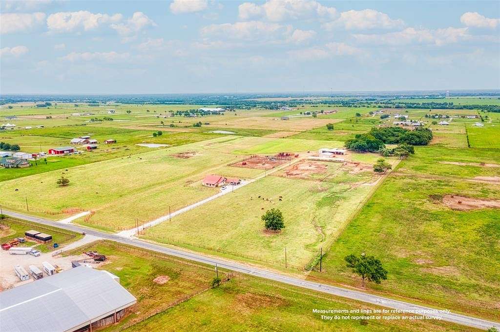 25 Acres of Agricultural Land with Home for Sale in Whitesboro, Texas