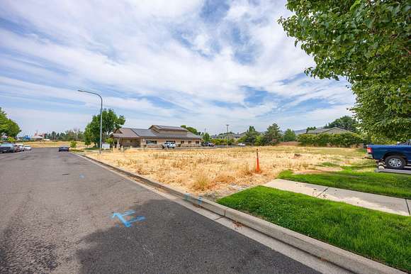 0.46 Acres of Commercial Land for Sale in Medford, Oregon