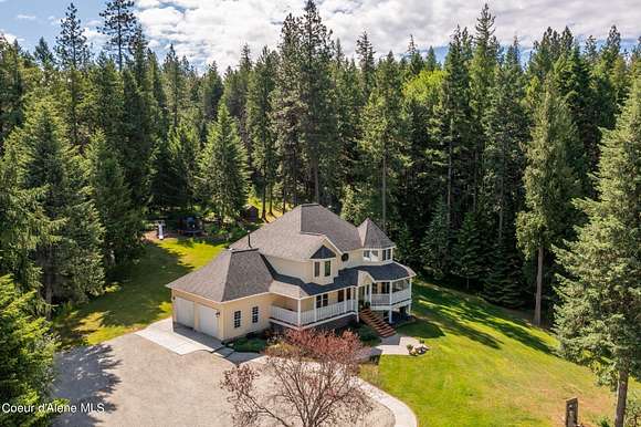 15.46 Acres of Land with Home for Sale in Pinehurst, Idaho