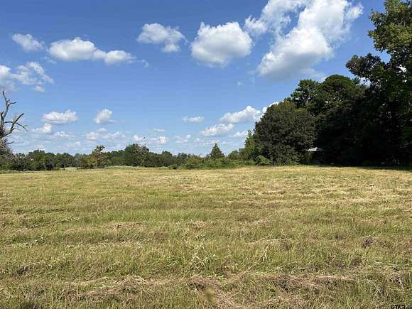 1.5 Acres of Residential Land for Sale in Troup, Texas