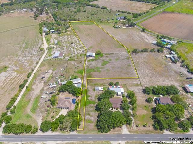 6.5 Acres of Improved Land for Sale in Atascosa, Texas