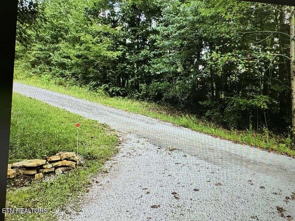 5 Acres of Residential Land for Sale in Crossville, Tennessee