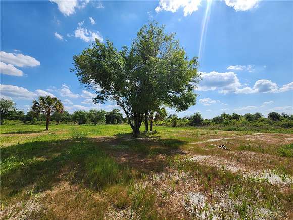 1.25 Acres of Residential Land for Sale in Okeechobee, Florida