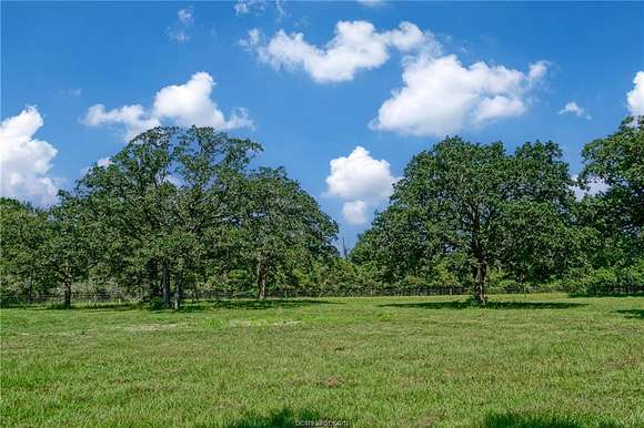 5 Acres of Residential Land for Sale in Navasota, Texas