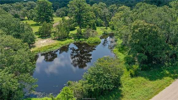 7.977 Acres of Residential Land for Sale in Navasota, Texas